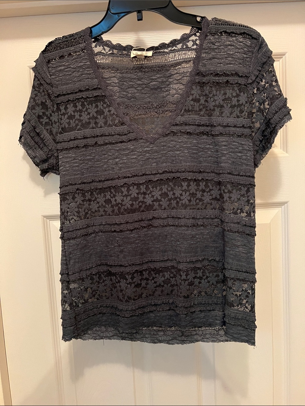 Short-sleeve lace blouse